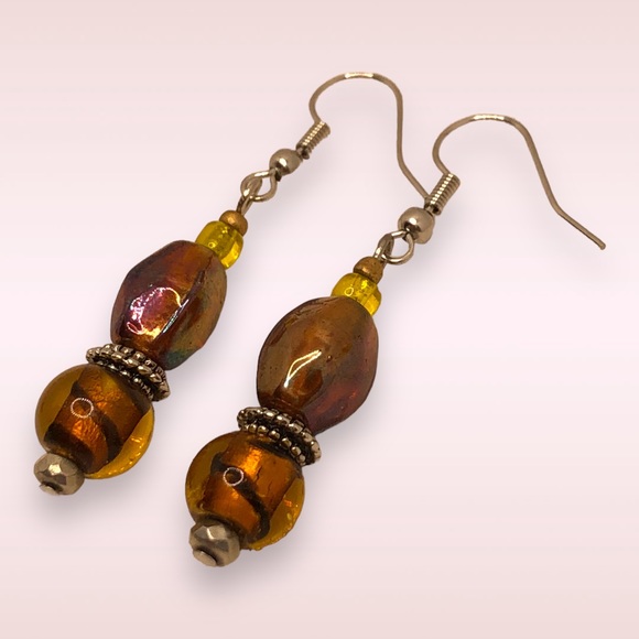 Handmade glass earring and necklace set - Picture 5 of 8